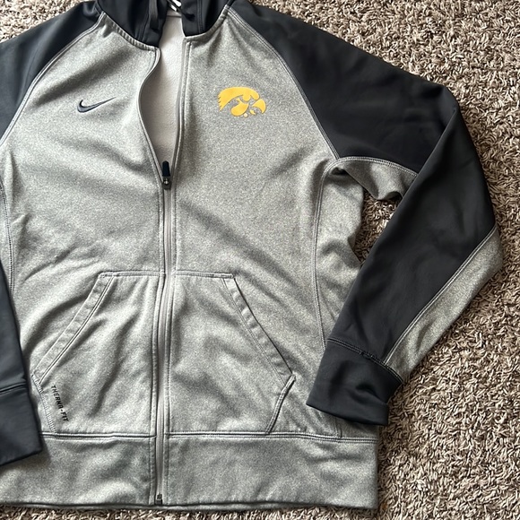 Woman’s Nike, Hawkeyes zip up hoodie. Great condition. - Picture 2 of 3
